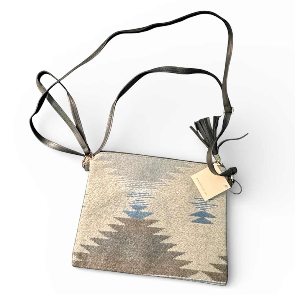 L.I.B. New York Fleece Crossbody Bag Aztec Pattern Detachable Strap Wristlet NEW
